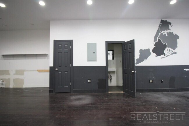 Plano de planta - 643 Vanderbilt Ave
