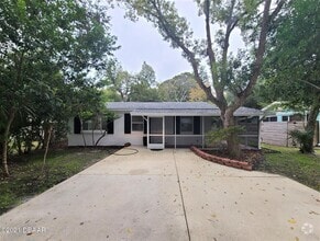 Building Photo - 525 Blake Rd