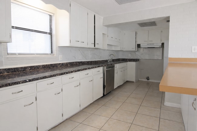 Building Photo - 4812 Irvington Ave