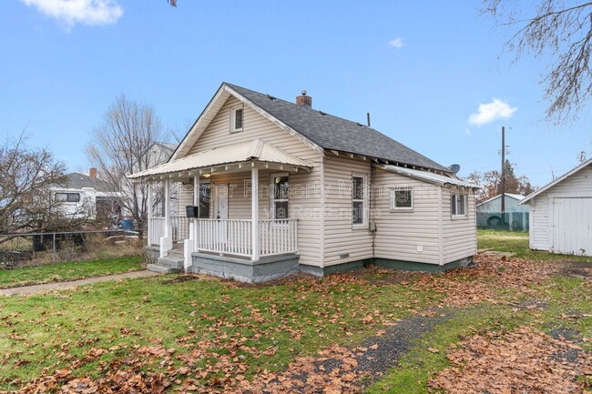 Foto del edificio - 2911 E Rowan Ave