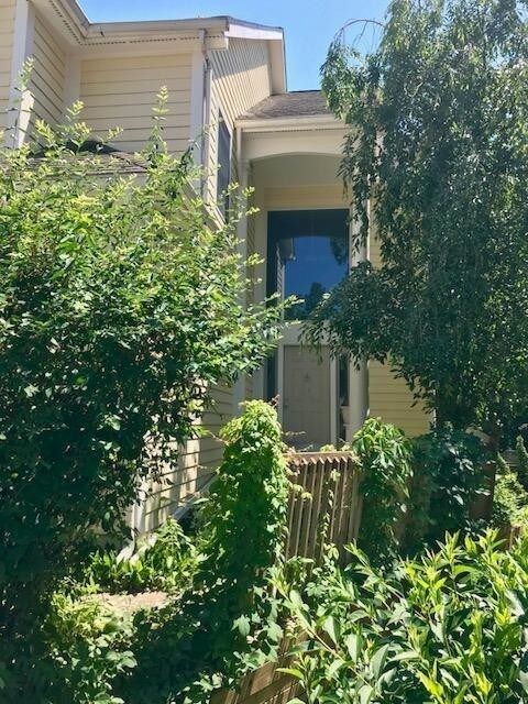 Foto del edificio - 481 Village Oaks Ct