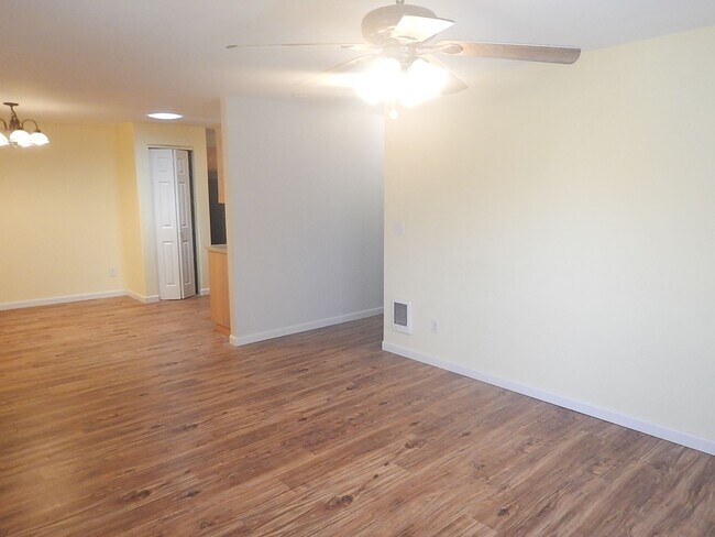 Building Photo - 0563