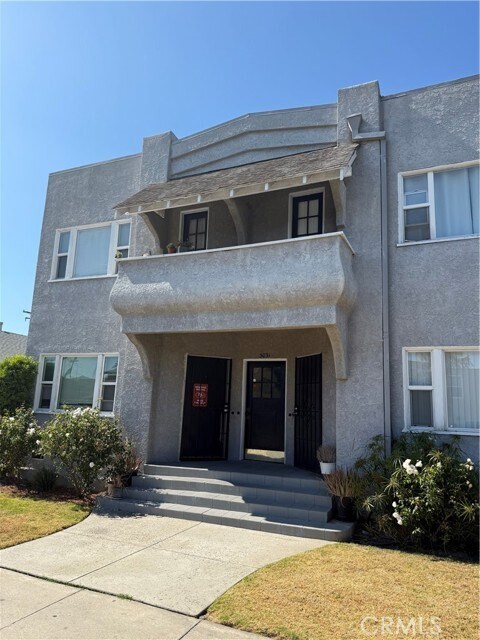 Foto principal - 3031 E 7th St