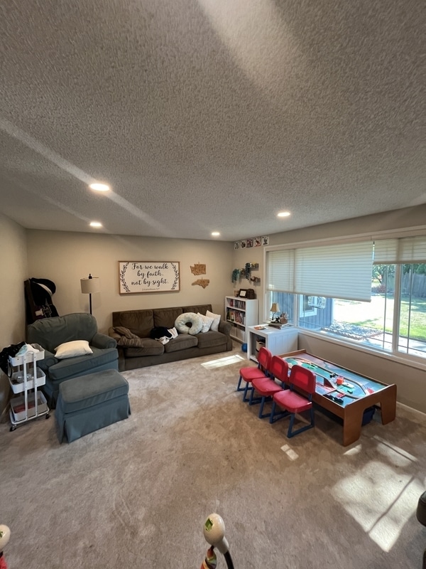 Building Photo - 841 Garden Dr