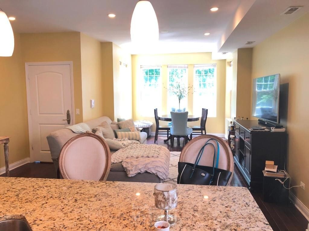 Foto principal - 5121 N OAKLEY Ave