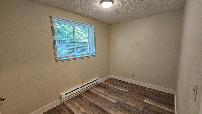 Building Photo - Chambers