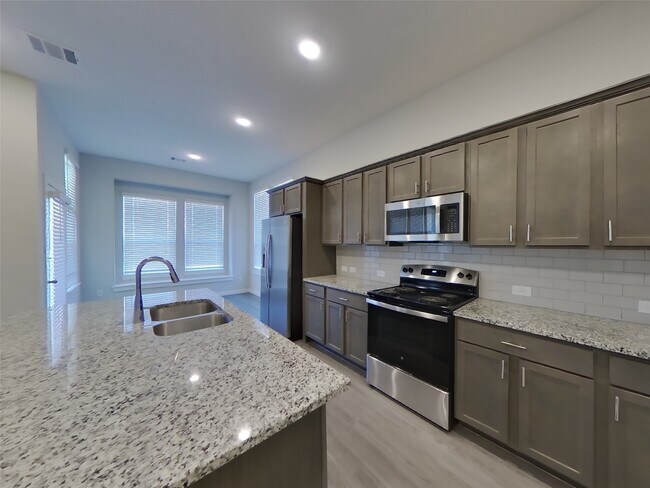 Foto del edificio - 2415 Cohorn Trl