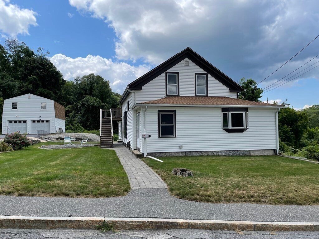 24 Burbank St Unit 1, Millbury, MA 01527 Room for Rent in Millbury