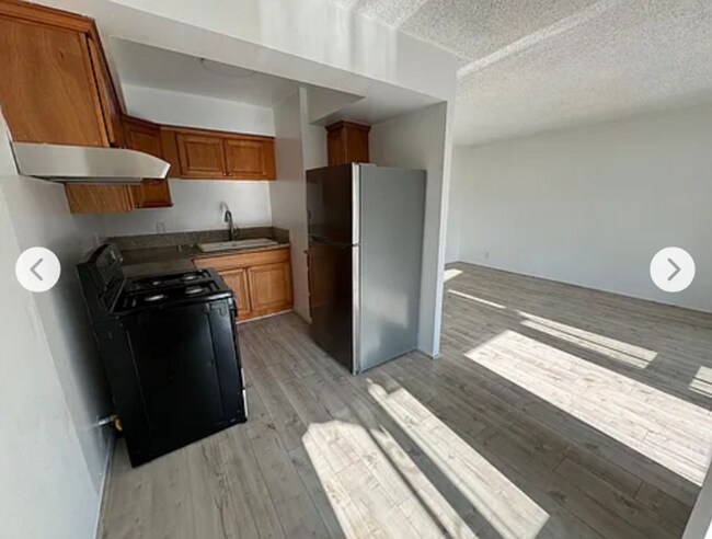 Foto del edificio - 7205 Fountain Ave