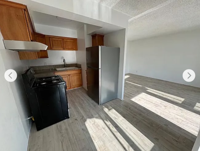 Building Photo - 7205 Fountain Ave