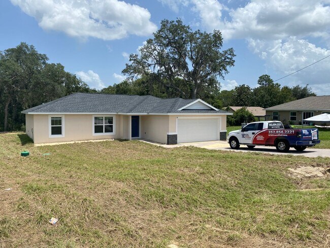 Building Photo - 130 Oak Cir