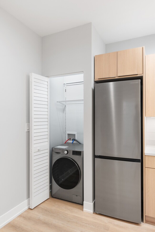 Building Photo - 1546 W Jonquil Terrace