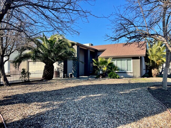 Foto del edificio - 6034 Centurion Cir