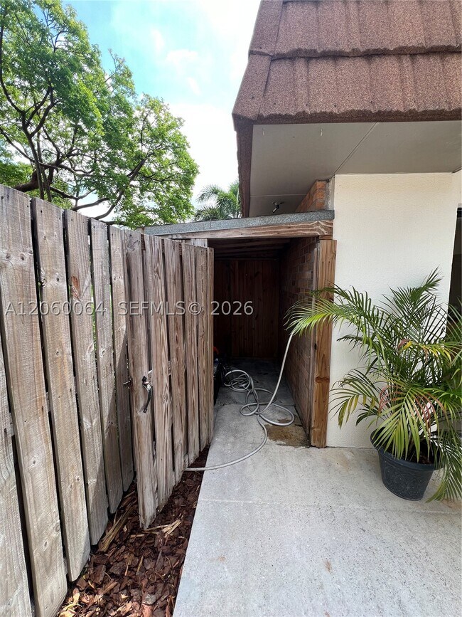 Foto del edificio - 9105A SW 19th Pl