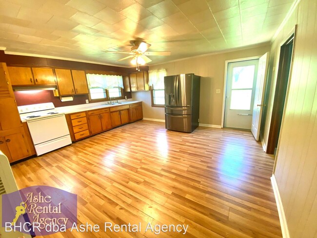 Building Photo - 4 br, 1.5 bath House - 646 Ivy Hill Rd