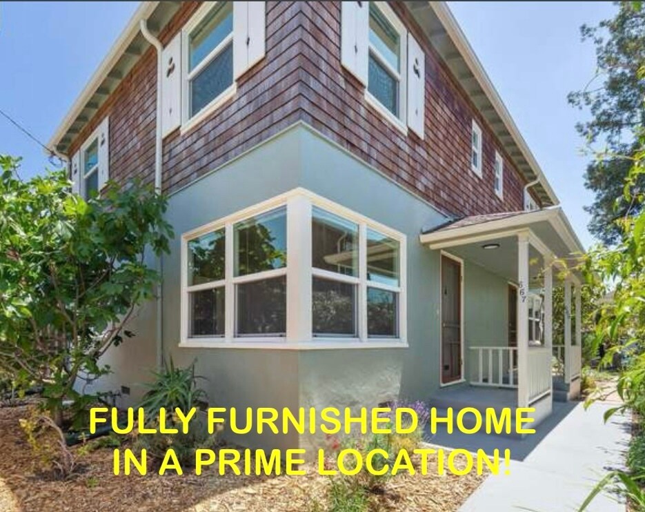 ¡CASA COMPLETAMENTE AMUEBLADA Y CERRADA CON ESTACIONAMIENTO! - 667 40th St