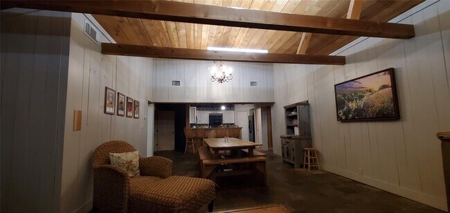 Foto del edificio - 774 Whippoorwill Dr