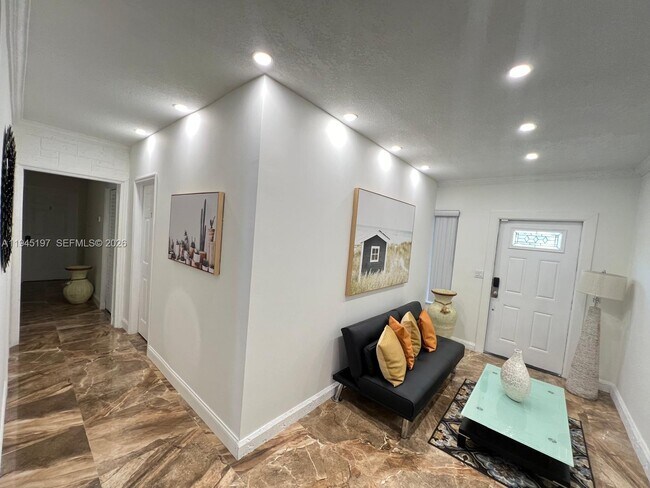 Foto del edificio - 1735 NE 157th Ter