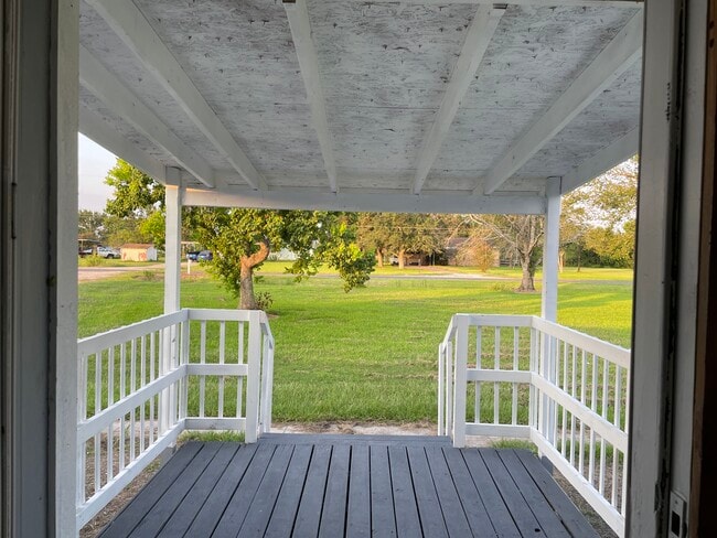 Building Photo - 11703 Sunnyside Dr
