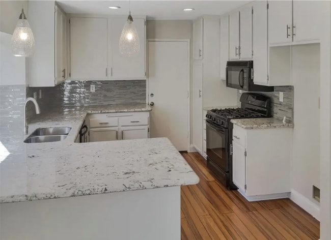 Foto del edificio - 662 Spinnaker Dr