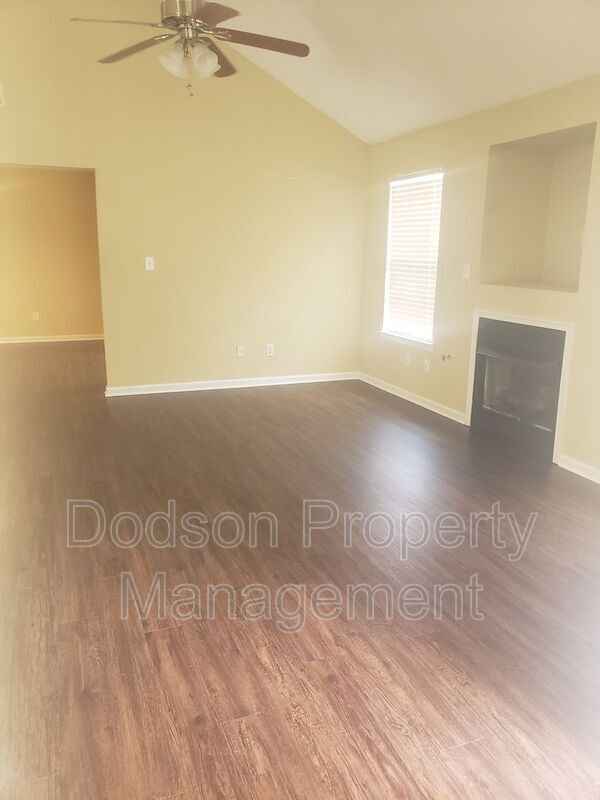 Building Photo - 904 Westgate Cir