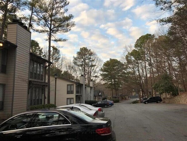 Foto del edificio - 9400 Roberts Dr