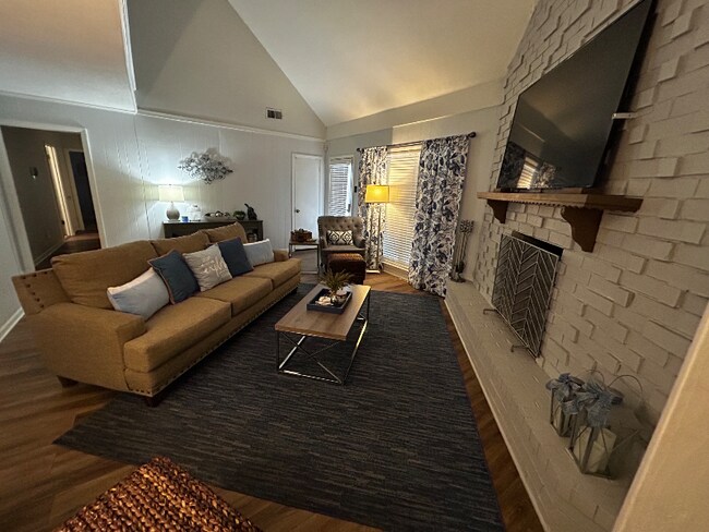 Foto del edificio - 2343 Ridgeway Rd