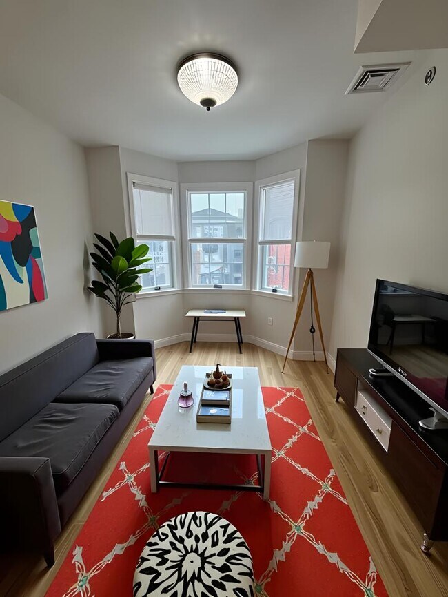 Building Photo - 2 bedroom in Boston MA 02127