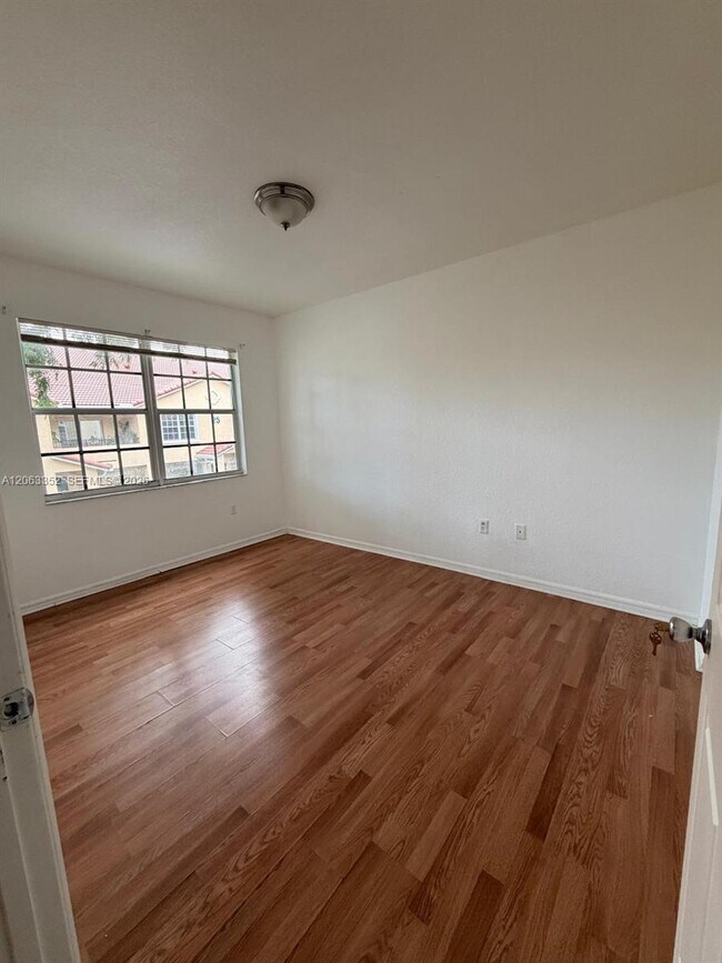 Foto del edificio - 2705 Belmont Ln