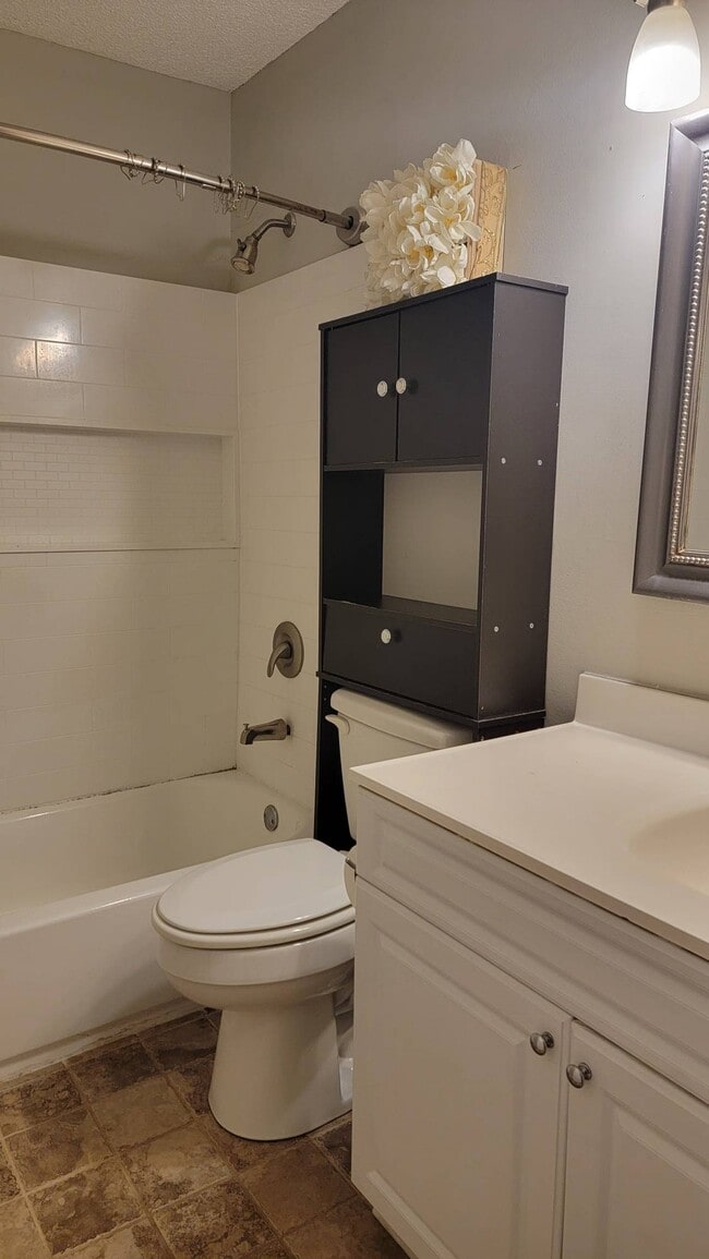 Foto del edificio - 505 Meadowbrook Ct