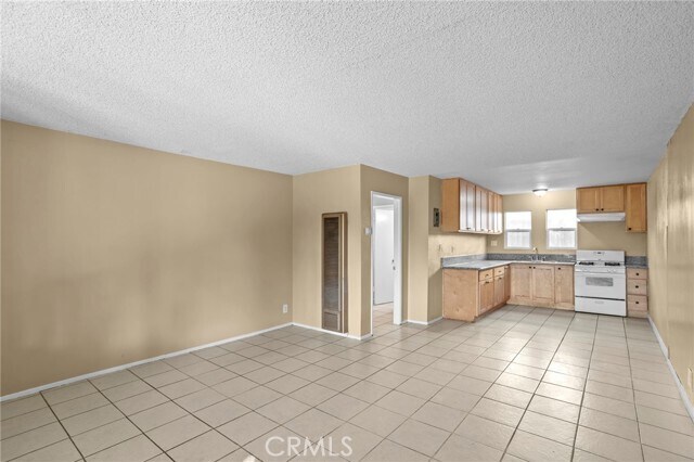 Building Photo - 151 S Idaho St