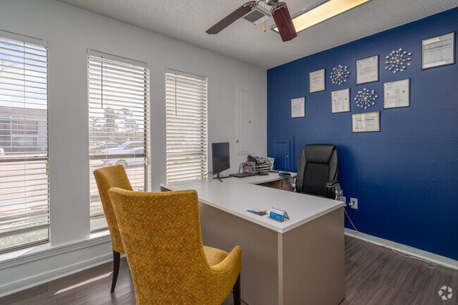 Leasing Office - Bellevue Riviera