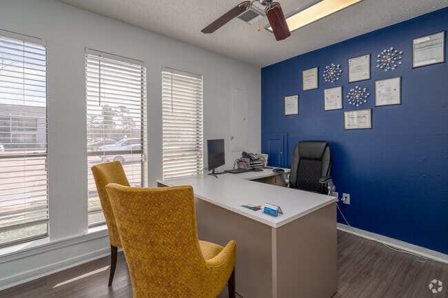 Leasing Office - Riviera on Normandy