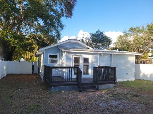Building Photo - 1905 E Louisiana Ave