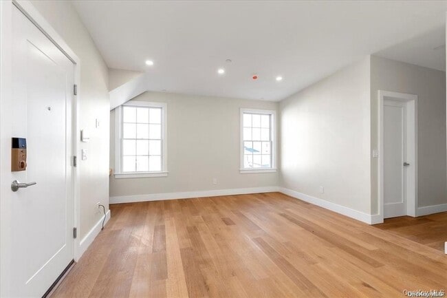 Building Photo - 108 South St