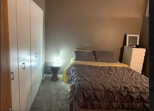 Dormitorio #1 - 1720 S Michigan Ave