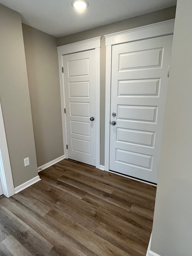 Building Photo - 2317 Polk St NE