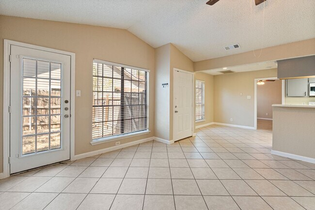 Building Photo - Charming North Austin Living with Fireplac...