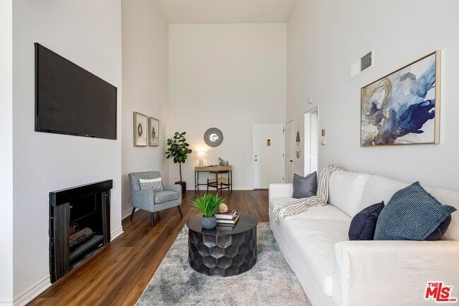 Foto del edificio - 6306 Summertime Ln