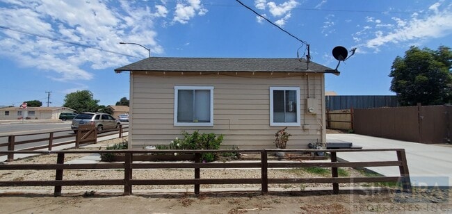 Building Photo - 708 W Fesler St