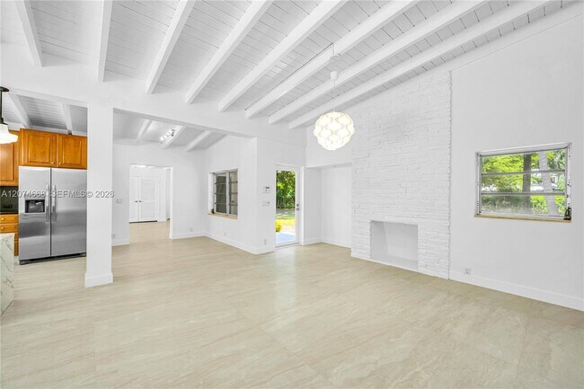 Foto del edificio - 7480 SW 122nd St