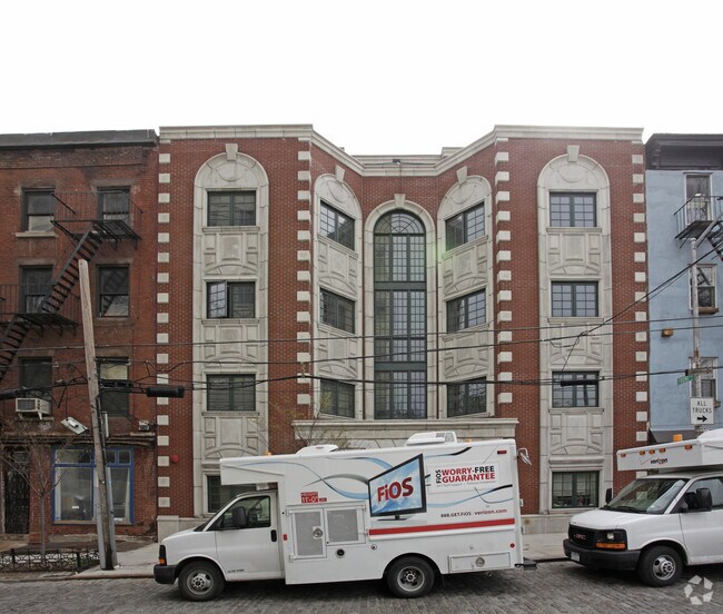 Foto del edificio - 85 Hudson Ave