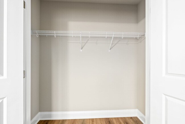 Foto del edificio - 1ST MONTH FREE!!