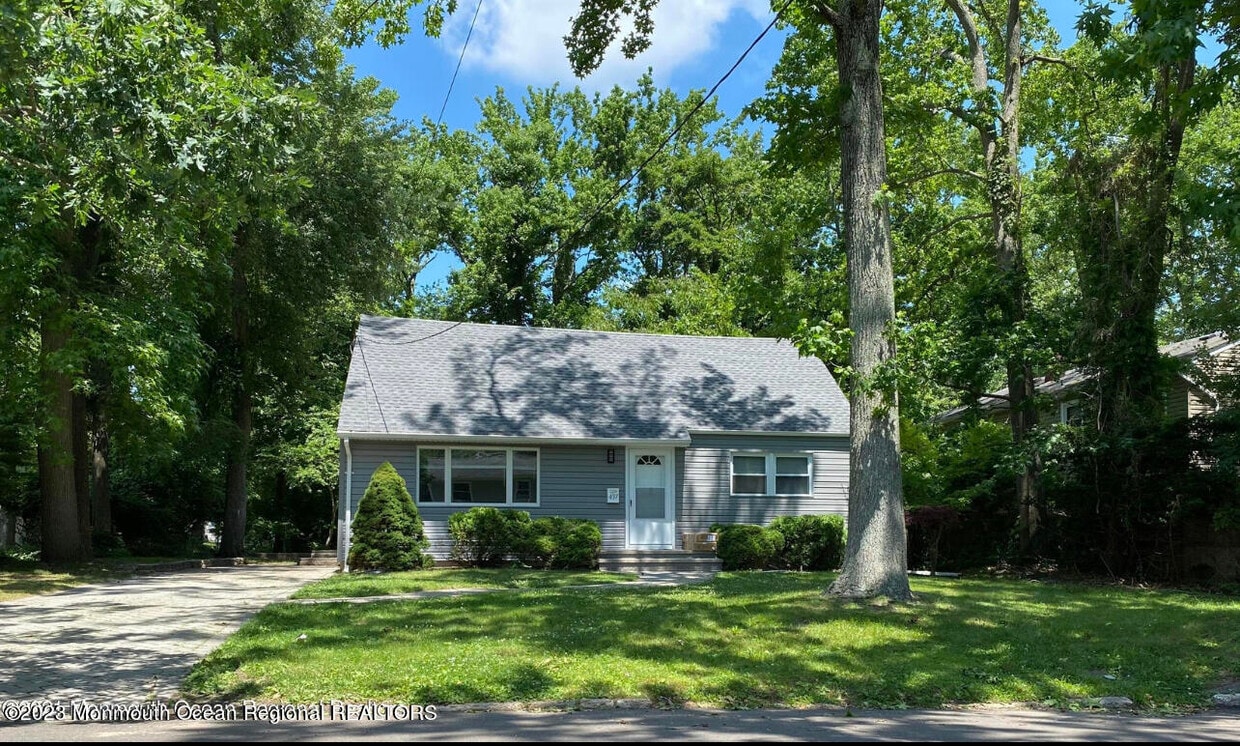 Primary Photo - 437 Redmond Ave