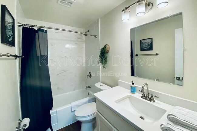 Foto del edificio - 1456 Ivy St