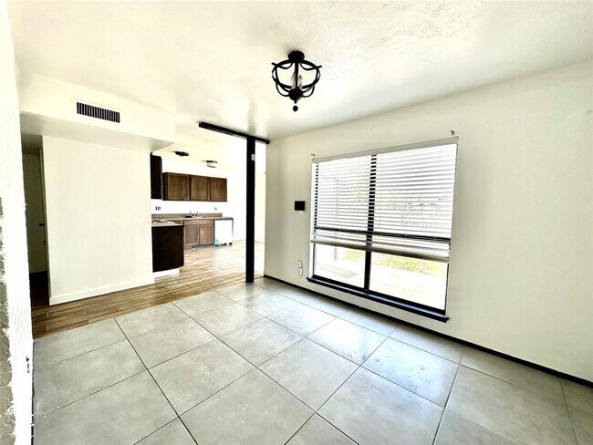 Foto del edificio - 14515 Lourdes Dr