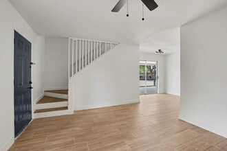Building Photo - 2119 Barr St