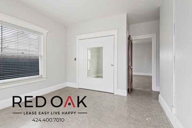 Foto del edificio - ~1 Month FREE~ Elegant One-Bedroom with Lo...