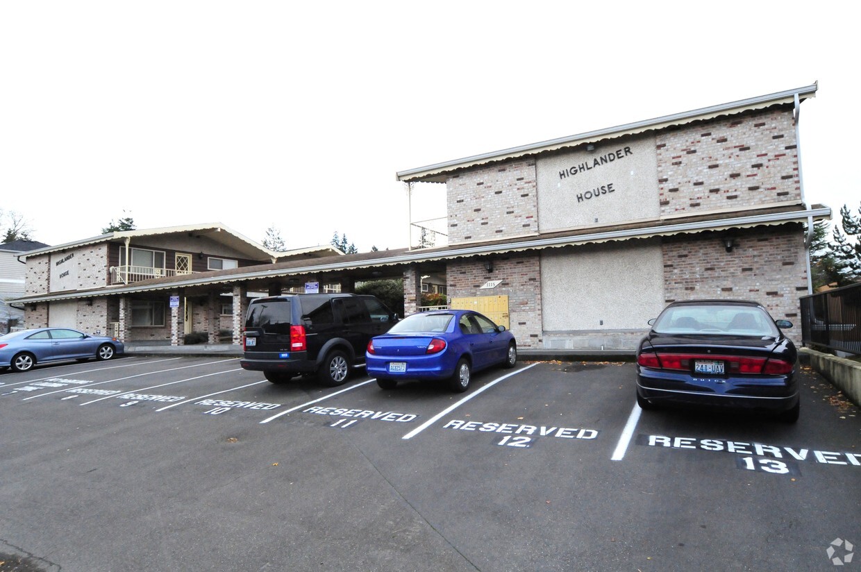 Primary Photo - Highlander Apartments