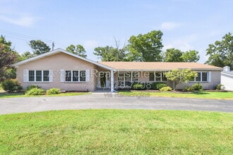 Building Photo - 959 Orchard Lakes Dr